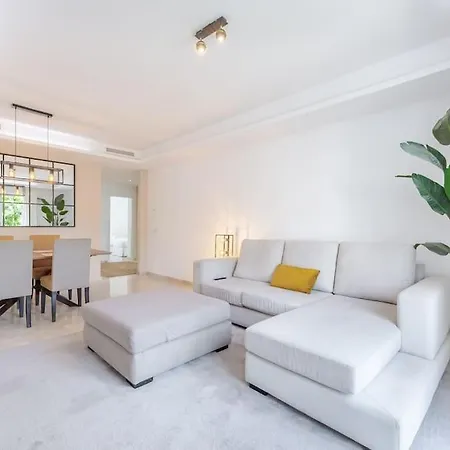 Great Location 2 Pools At Aloha Royal Rdr385 דירה *